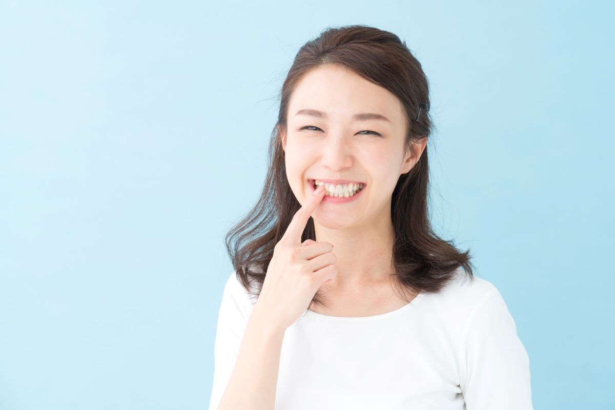 Anatomie-de-la-dent-sourire-jeune-femme-Centre-Dentaire-Mont-Royal
